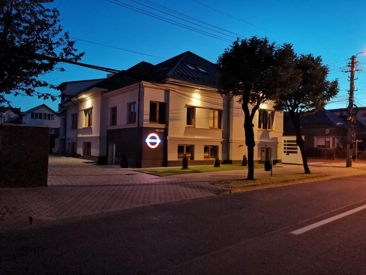 English House Bistriţa エクステリア 写真