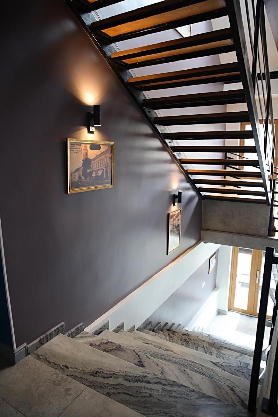 English House Bistriţa エクステリア 写真