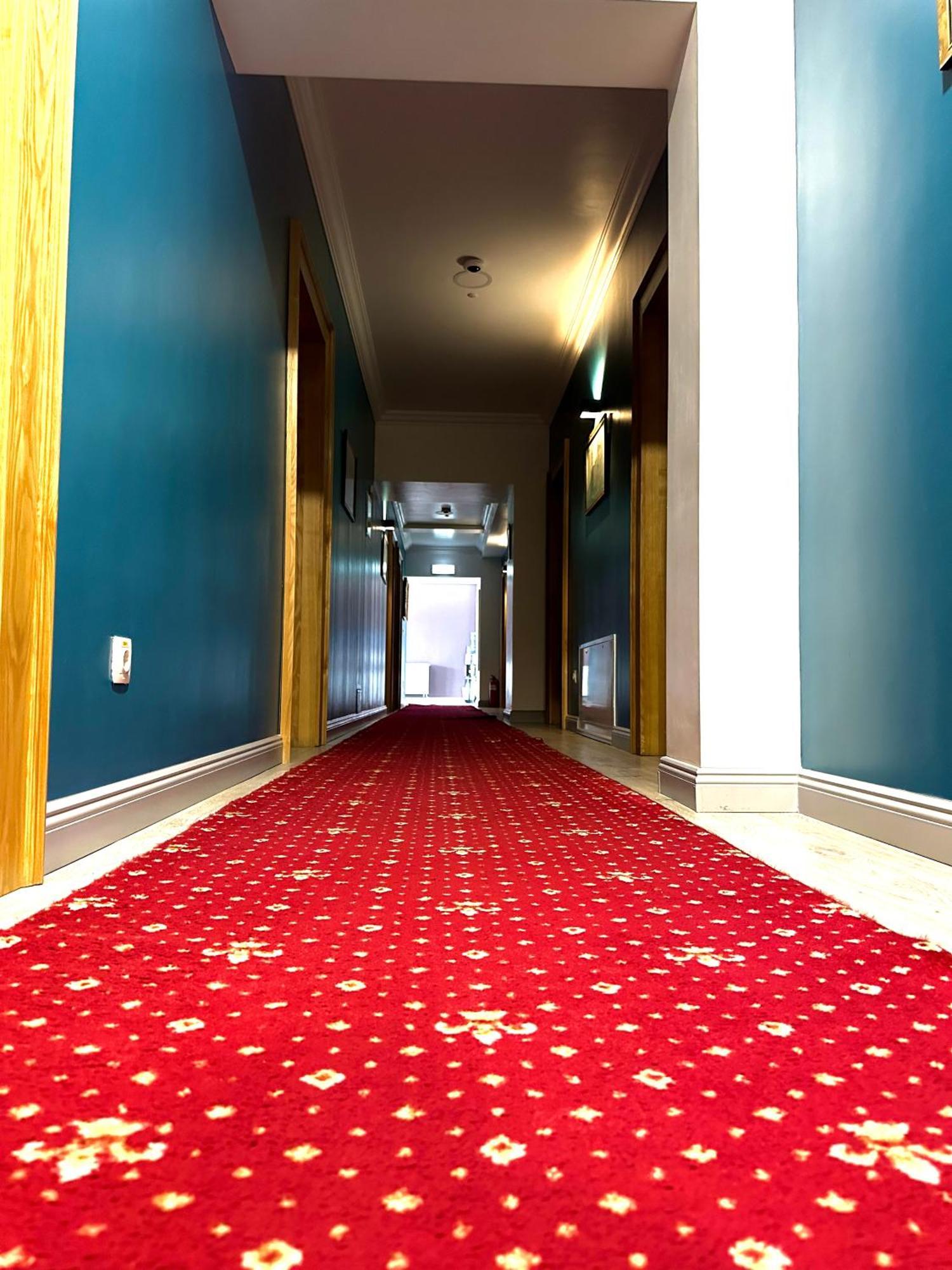 English House Bistriţa エクステリア 写真